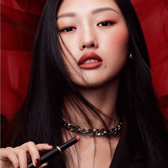 MAC Velvet Blur Slim Stick Lipstick in Sorry Not Sorry (Dirty Pumpkin Orange) - Picture 10 of 17